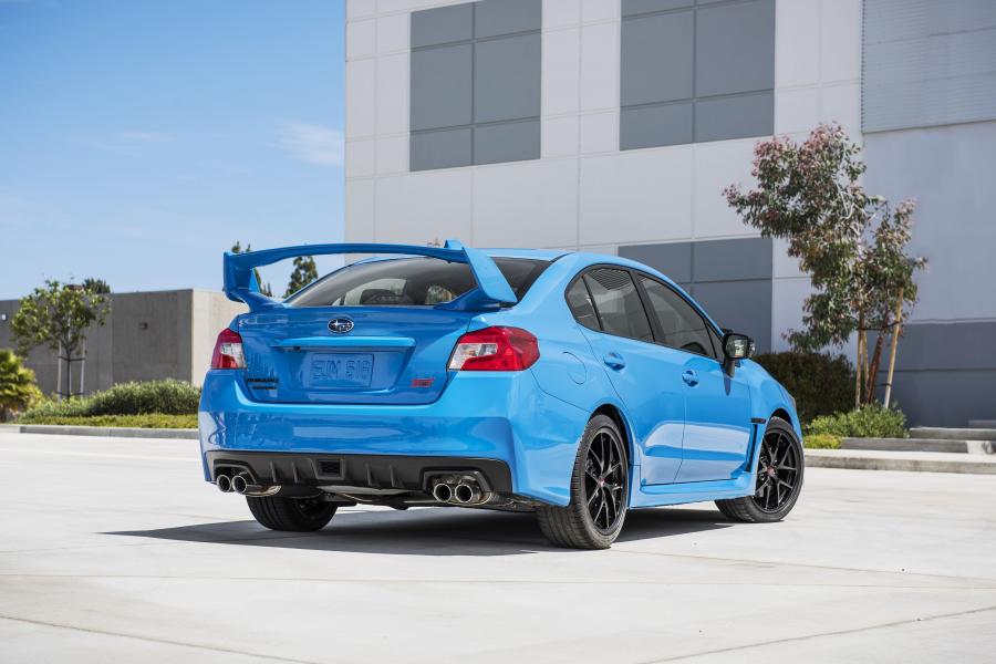  Subaru WRX STI Series.HyperBlue 2016 года  (фото 2 из 9)